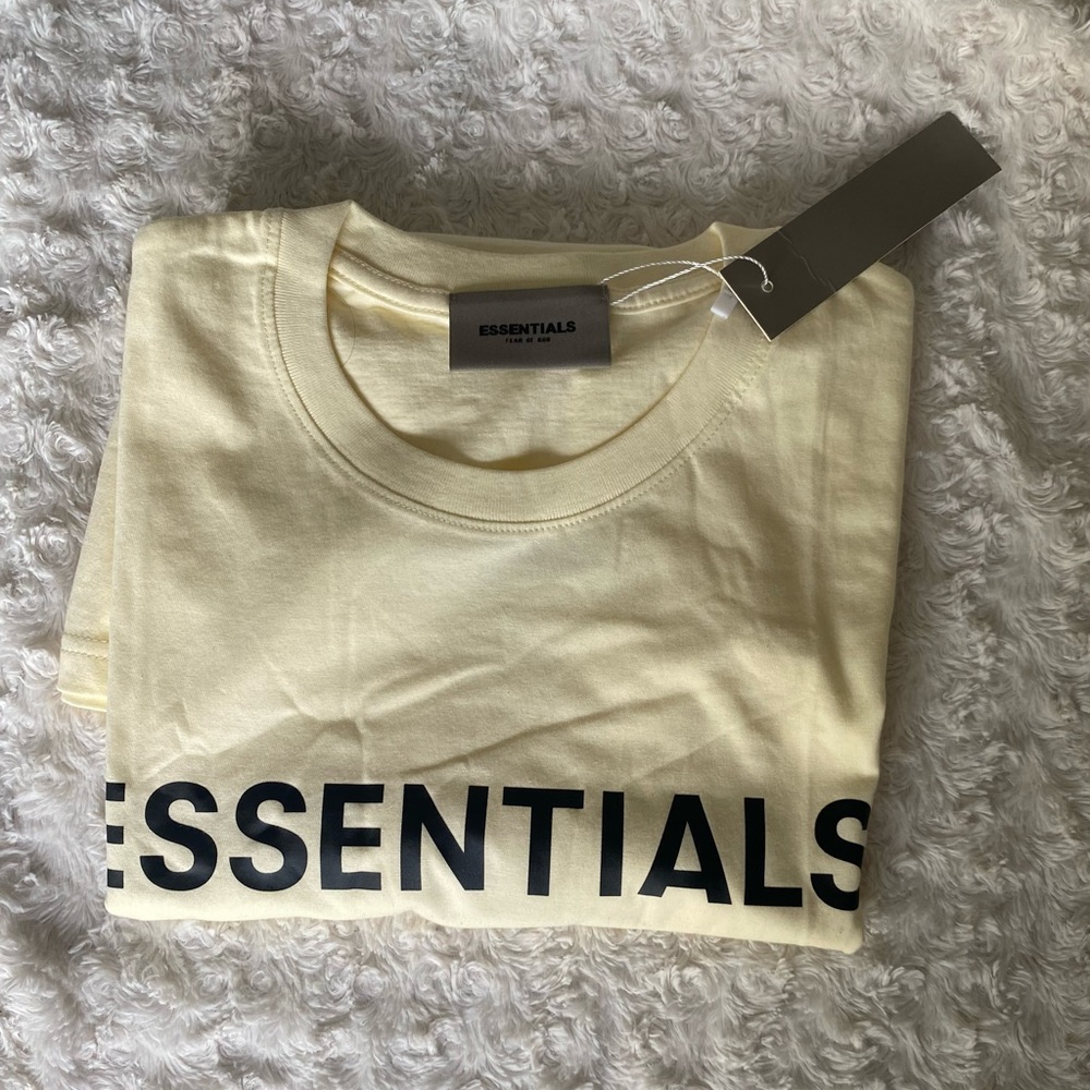 Essential T-shirt